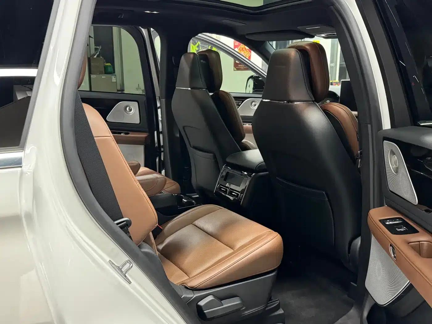 2021 Aviator 3.0T V6 AWD Executive Edition — миниатюра 10