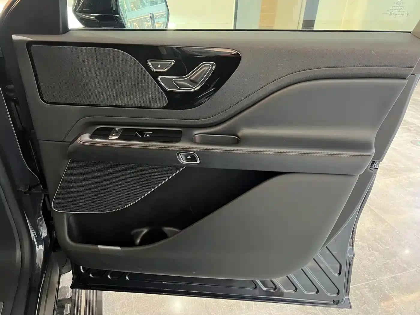 2020 Aviator 3.0T V6 AWD Premium Edition — миниатюра 20