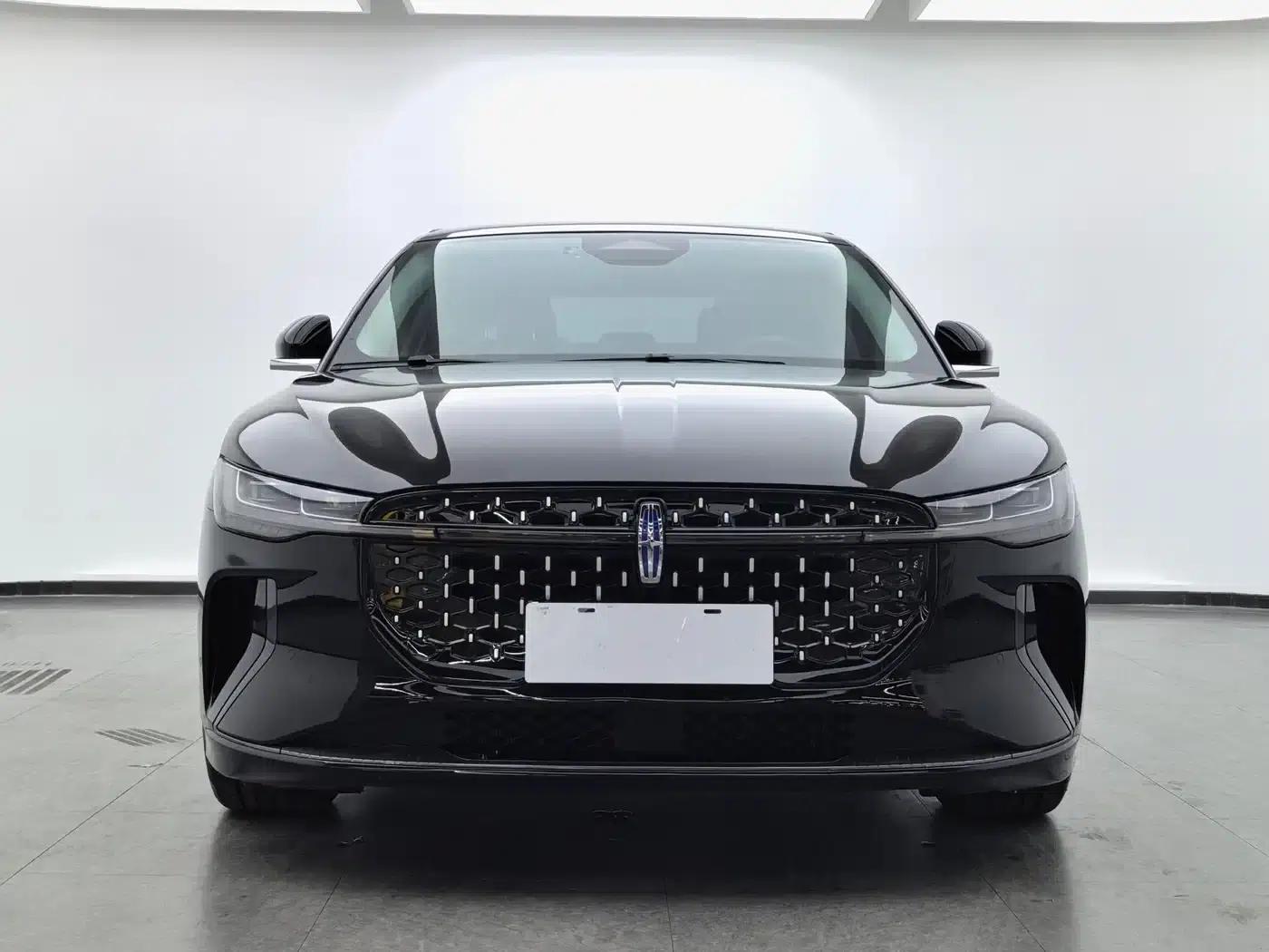 Lincoln Z 2024 2.0T Two-Wheel Drive Premium Hybrid — миниатюра 2