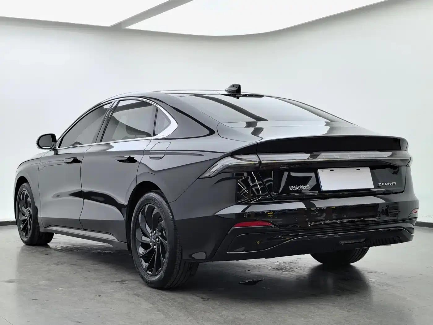 Lincoln Z 2024 2.0T Two-Wheel Drive Premium Hybrid — миниатюра 6