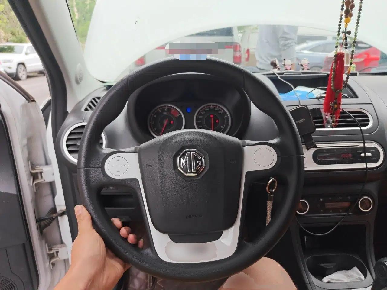 MG 3SW 2015 1.5L AMT Elite Model — миниатюра 11