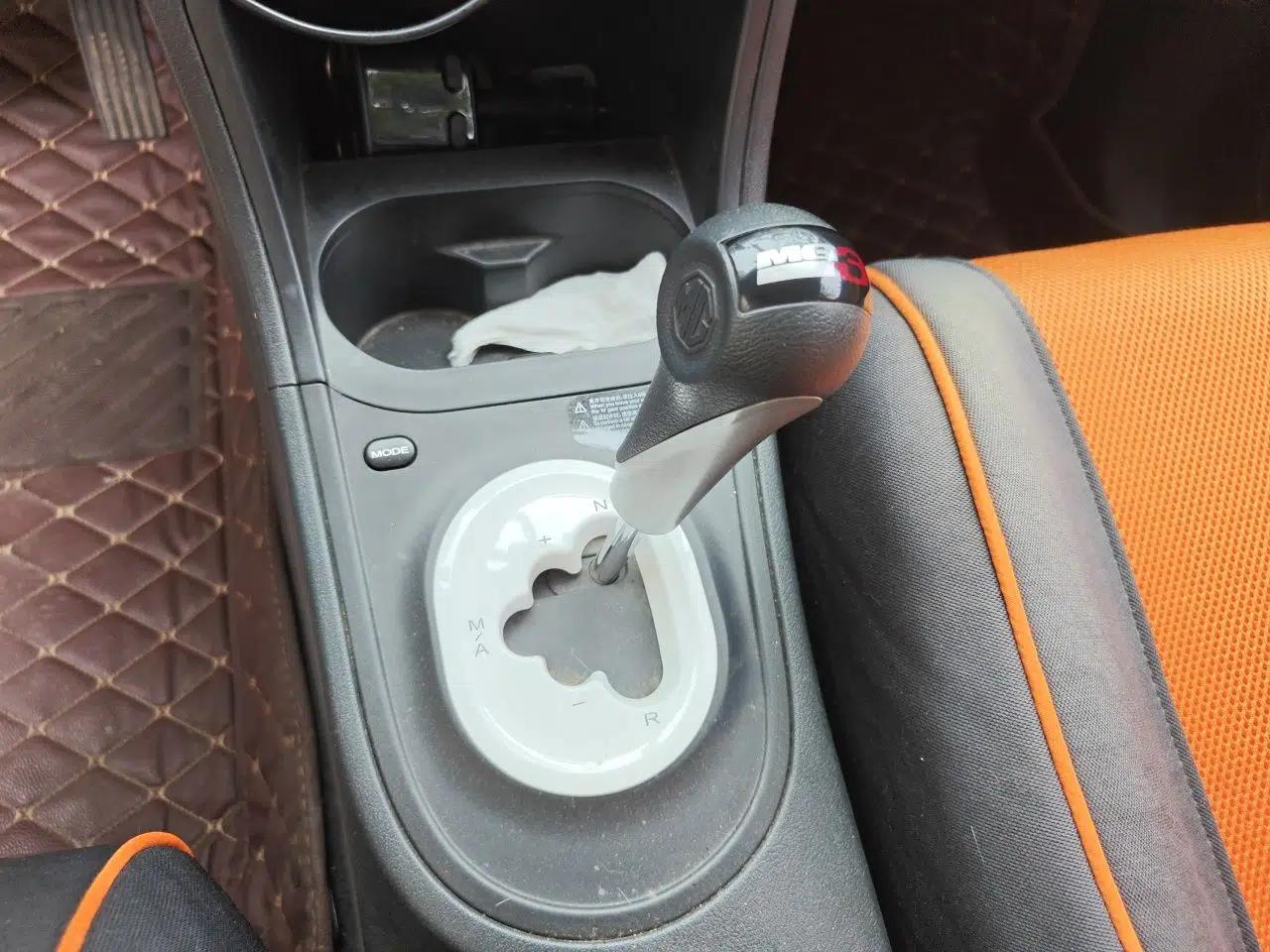 MG 3SW 2015 1.5L AMT Elite Model — миниатюра 15