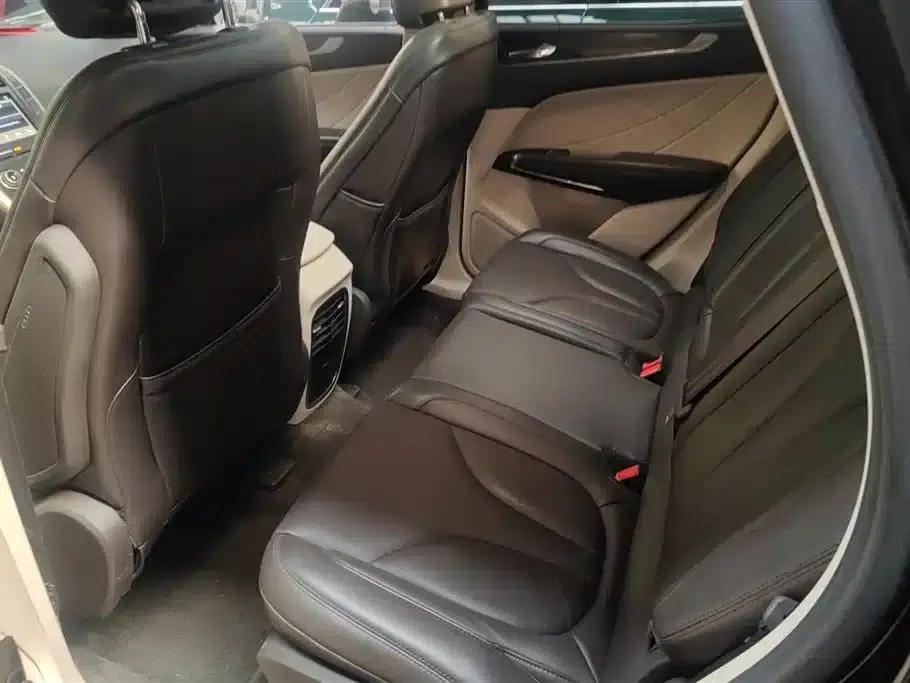 Lincoln MKC 2017 2.0T AWD Premium Edition — миниатюра 11