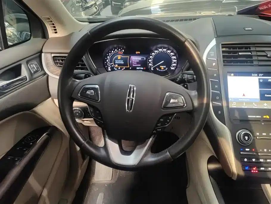 Lincoln MKC 2017 2.0T AWD Premium Edition — миниатюра 15
