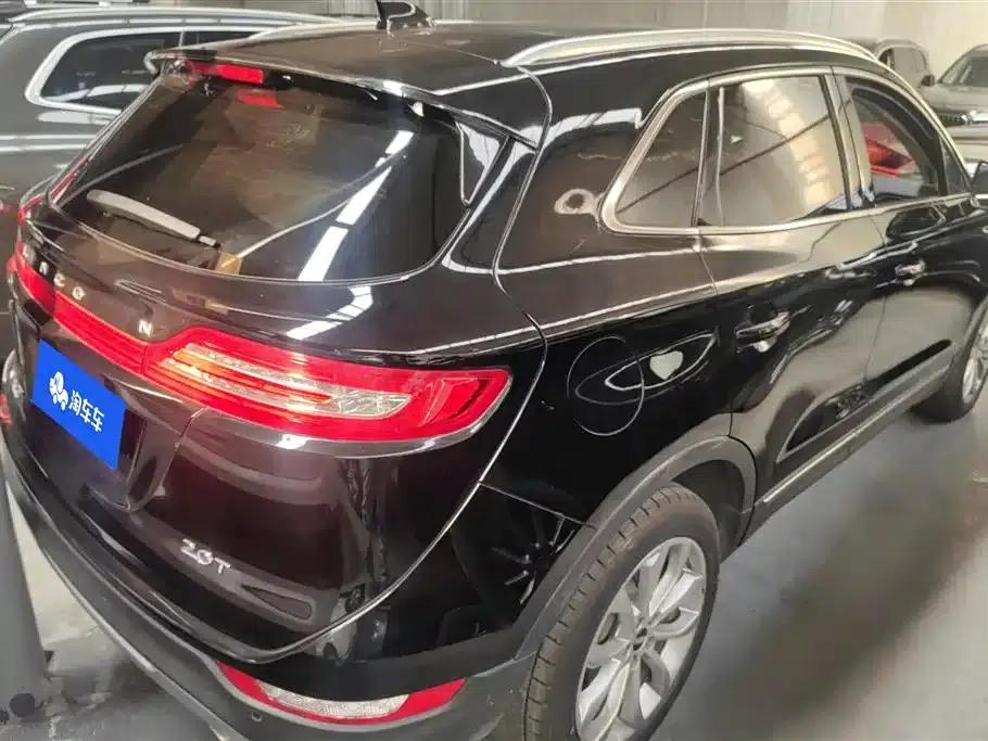 Lincoln MKC 2017 2.0T AWD Premium Edition — миниатюра 3