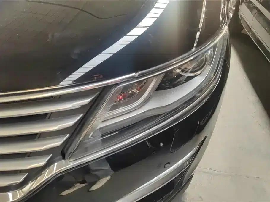 Lincoln MKC 2017 2.0T AWD Premium Edition — миниатюра 5