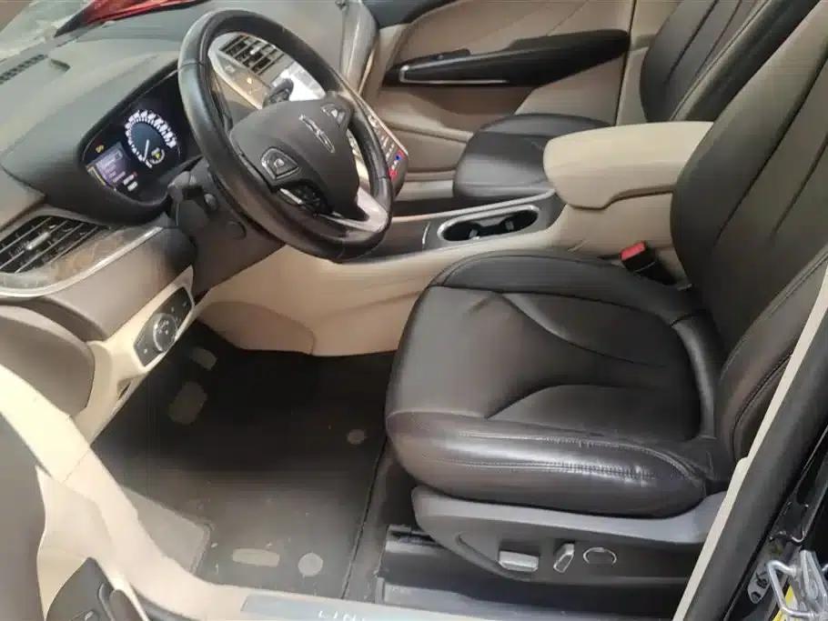 Lincoln MKC 2017 2.0T AWD Premium Edition — миниатюра 9