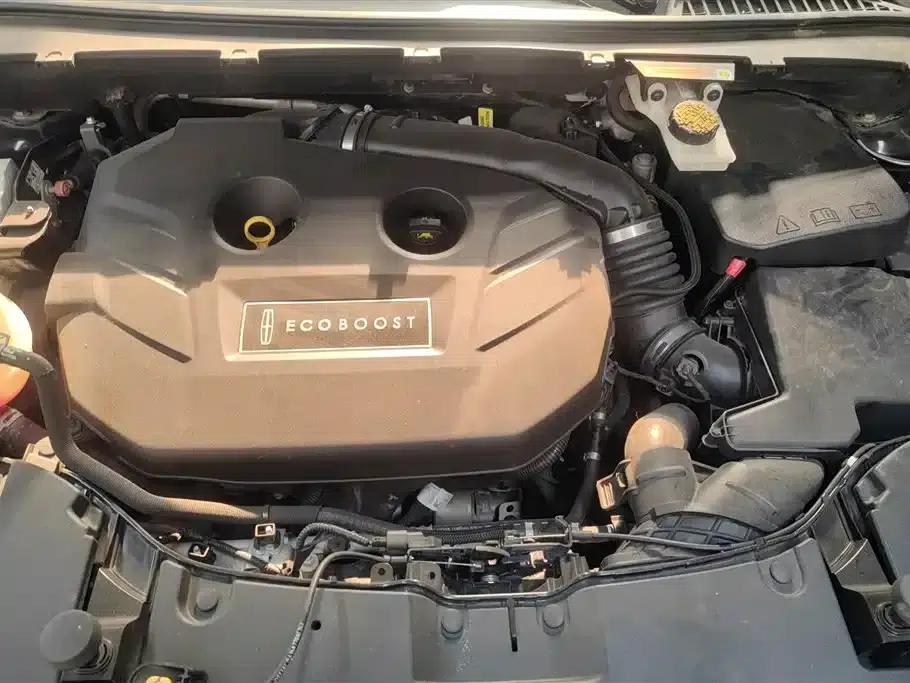 Lincoln MKC 2017 2.0T AWD Premium Edition — миниатюра 10