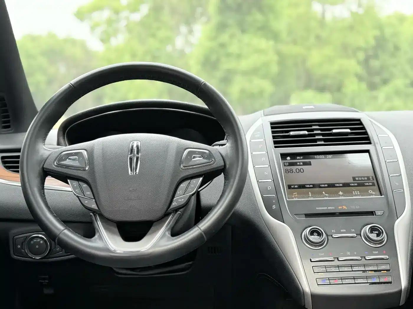 Lincoln MKC 2017 2.0T AWD Premium Edition — миниатюра 12