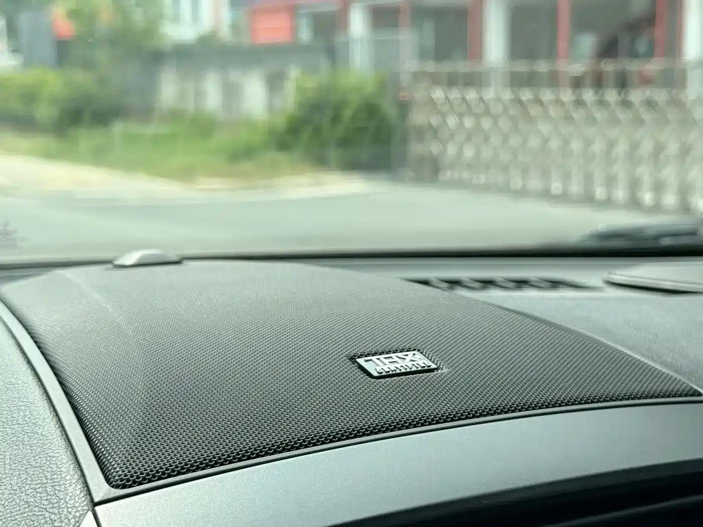 Lincoln MKC 2017 2.0T AWD Premium Edition — миниатюра 18