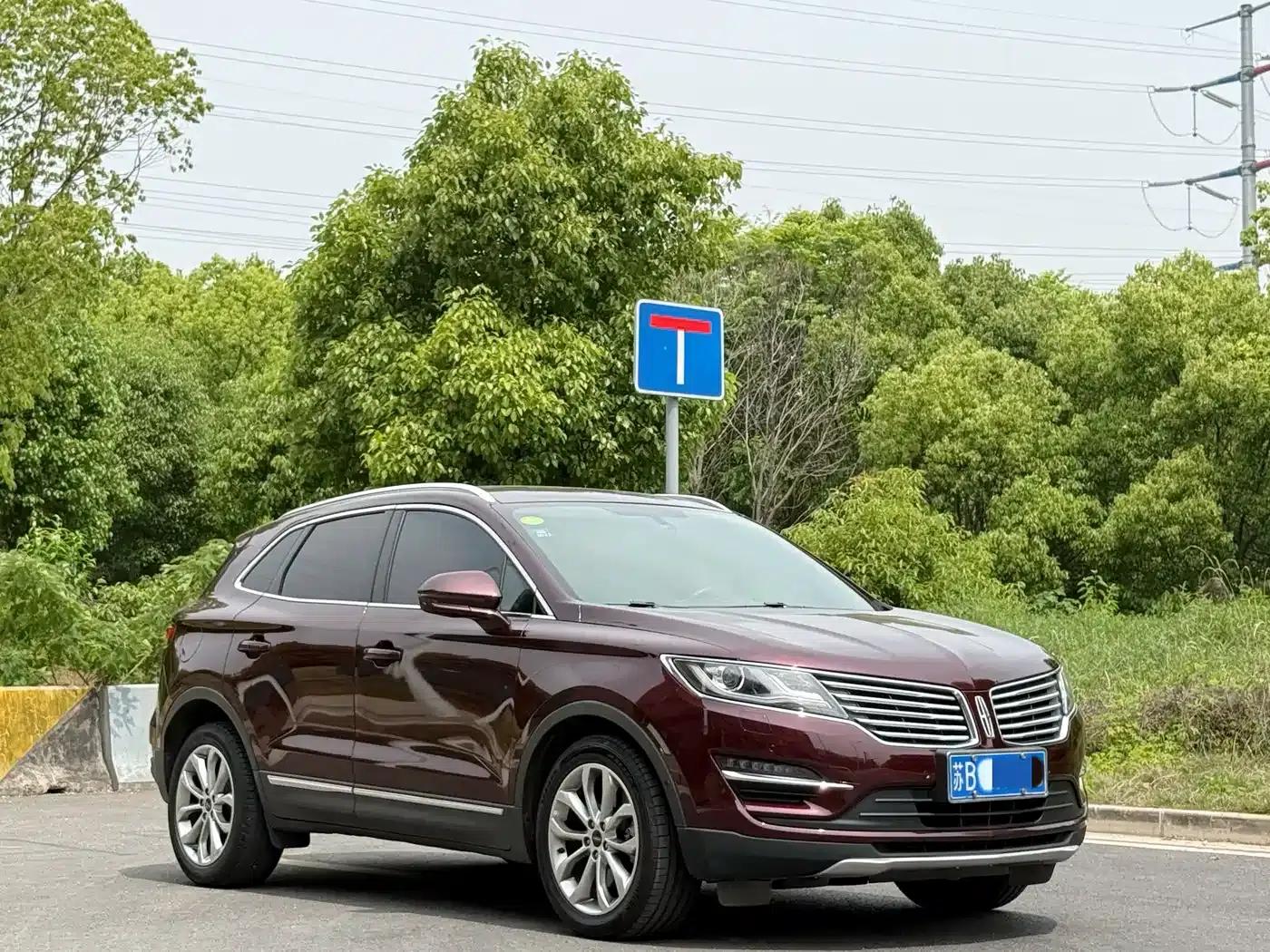 Lincoln MKC 2017 2.0T AWD Premium Edition — миниатюра 3