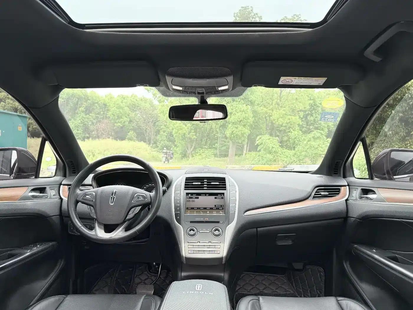 Lincoln MKC 2017 2.0T AWD Premium Edition — миниатюра 10