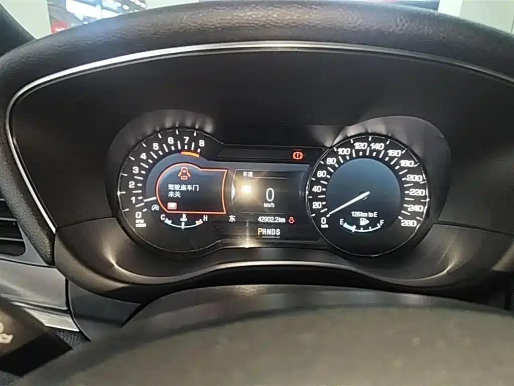 Lincoln MKC 2019 2.0T Two-Wheel Drive Premium Edition (China VI Emission Standard) — миниатюра 12