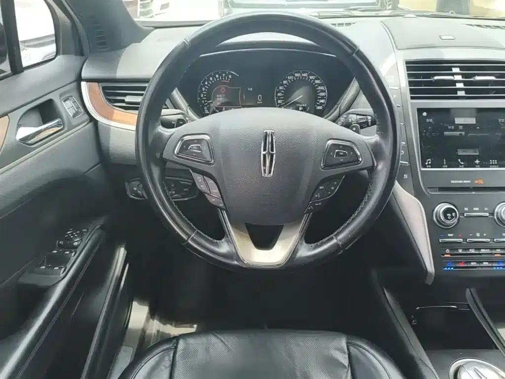 Lincoln MKC 2017 2.0T 2WD Premium Edition — миниатюра 11