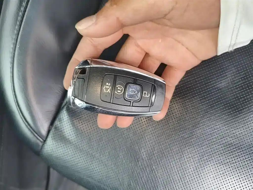 Lincoln MKC 2017 2.0T 2WD Premium Edition — миниатюра 9