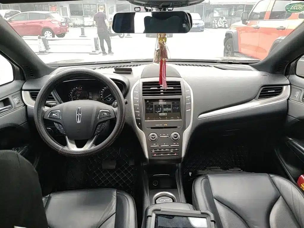 Lincoln MKC 2017 2.0T Two-Wheel Drive Premium Edition — миниатюра 10
