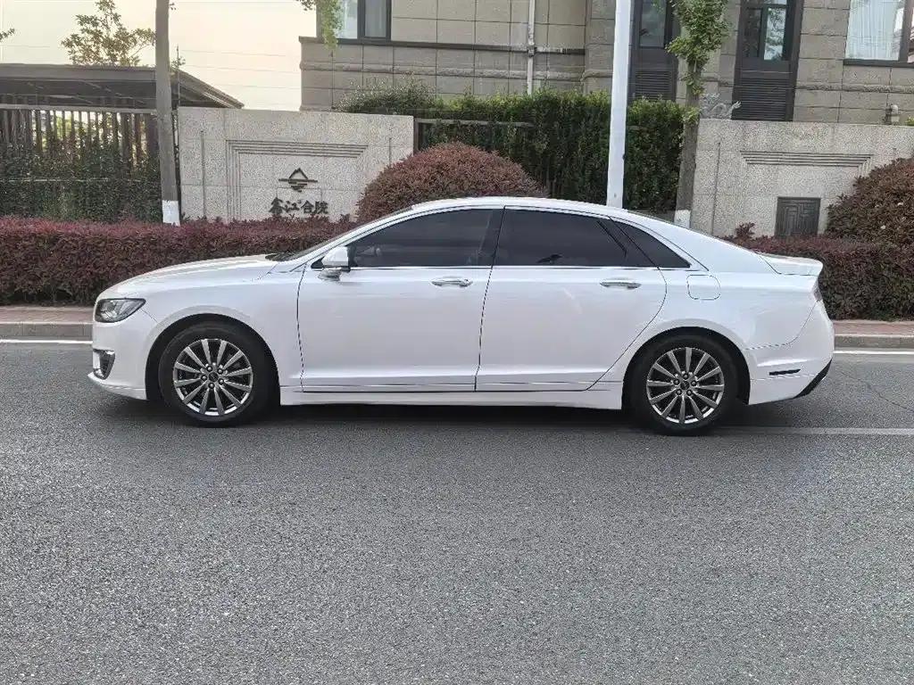 Lincoln MKZ 2018 2.0T Premium Edition — миниатюра 4