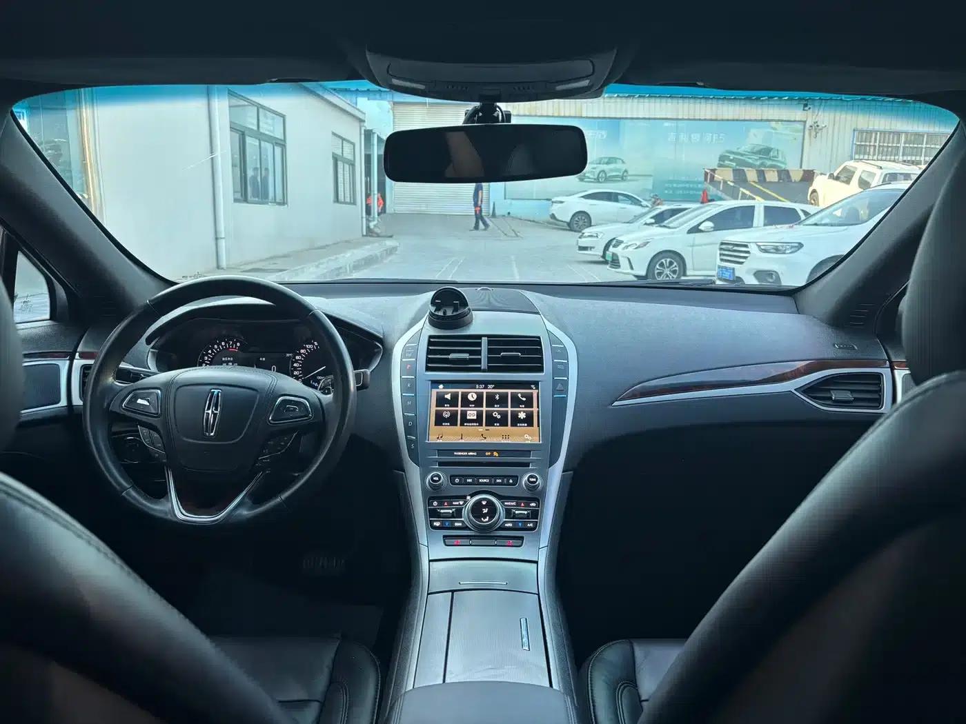 Lincoln MKZ 2018 2.0T Premium Edition — миниатюра 5