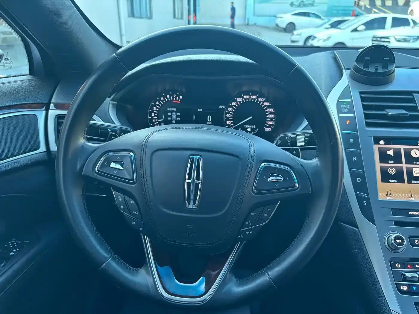 Lincoln MKZ 2018 2.0T Premium Edition — миниатюра 7