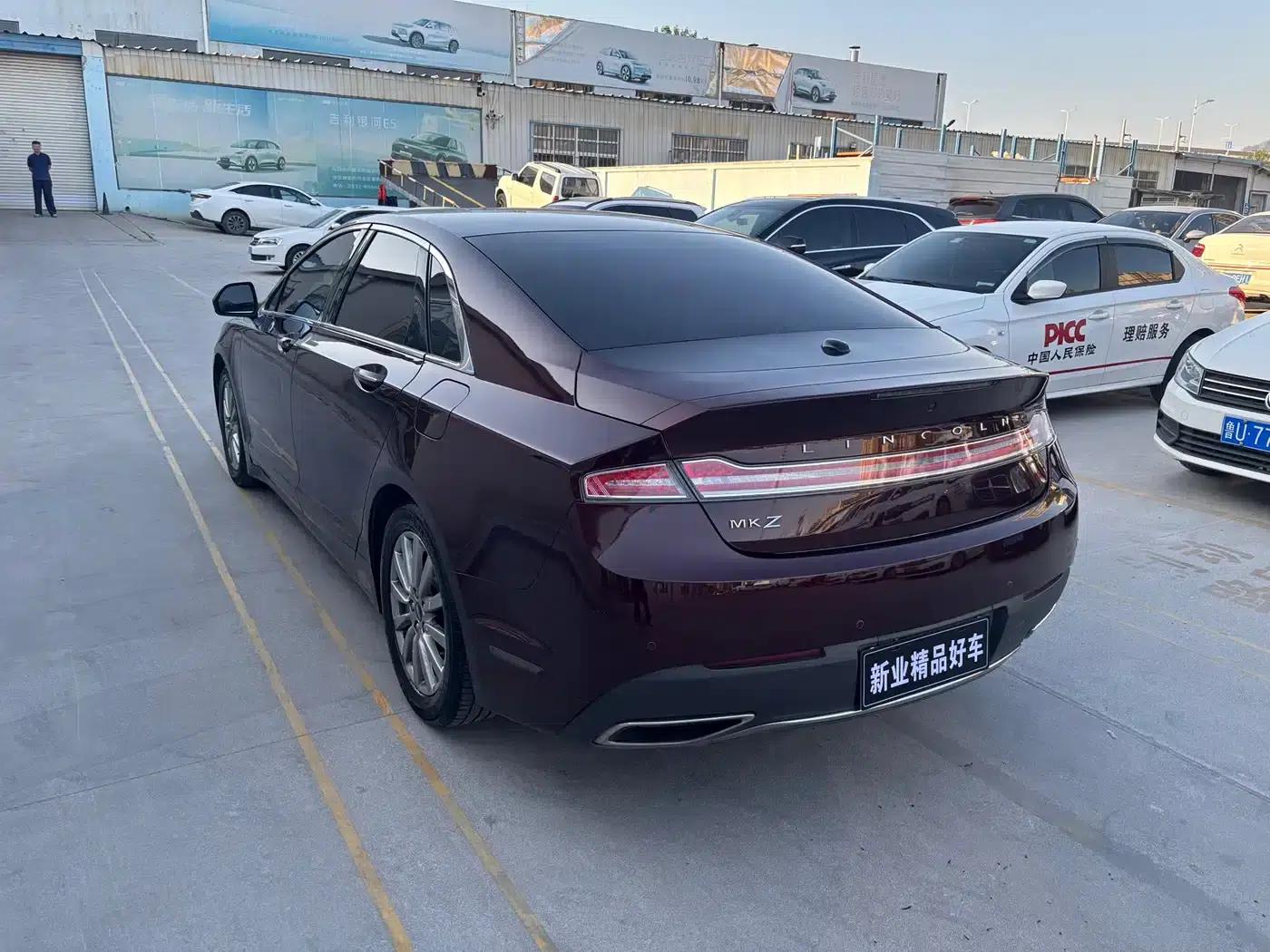 Lincoln MKZ 2018 2.0T Premium Edition — миниатюра 10