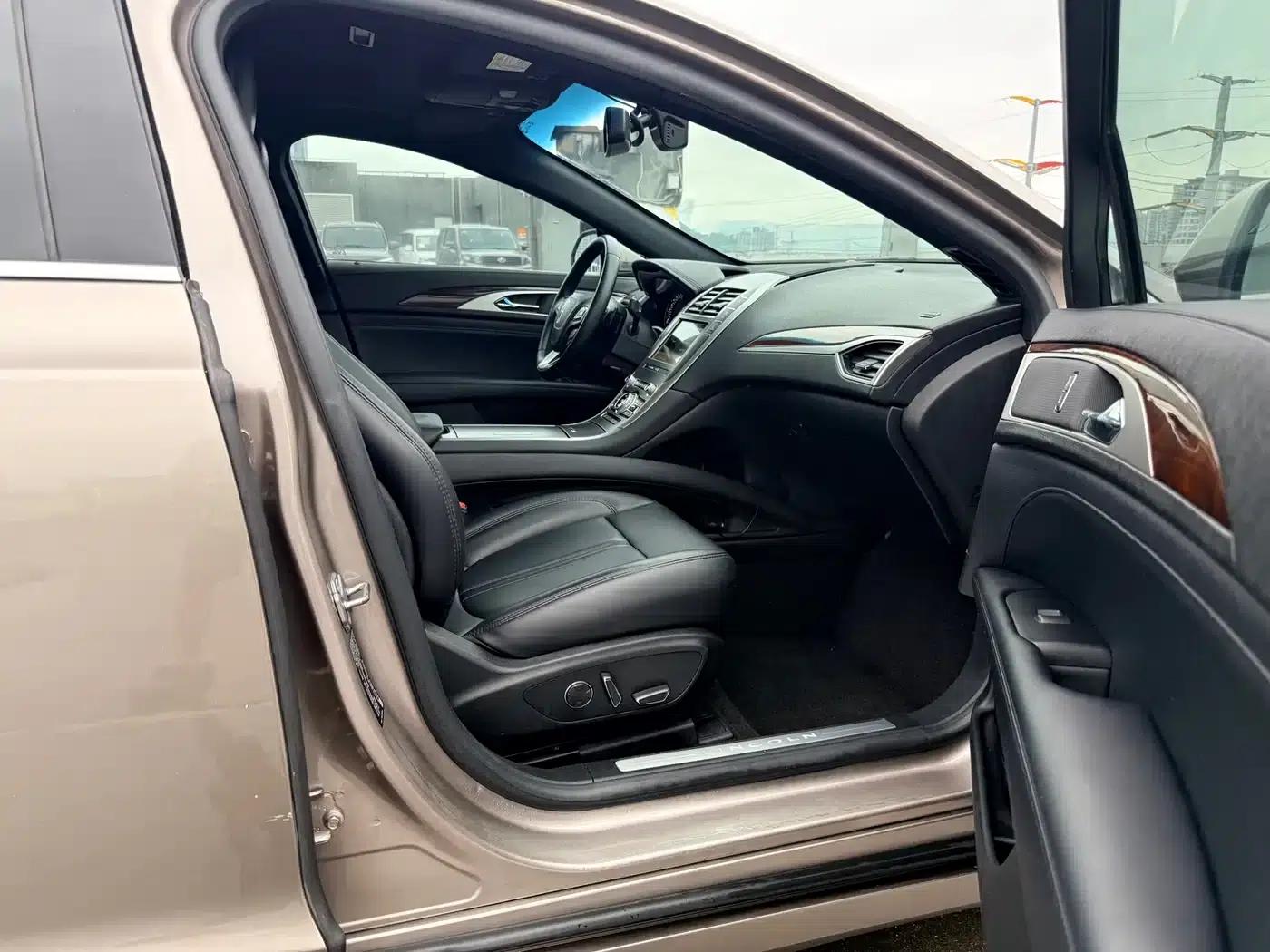 Lincoln MKZ 2019 2.0T Premium Edition (National V Emission Standard) — миниатюра 11