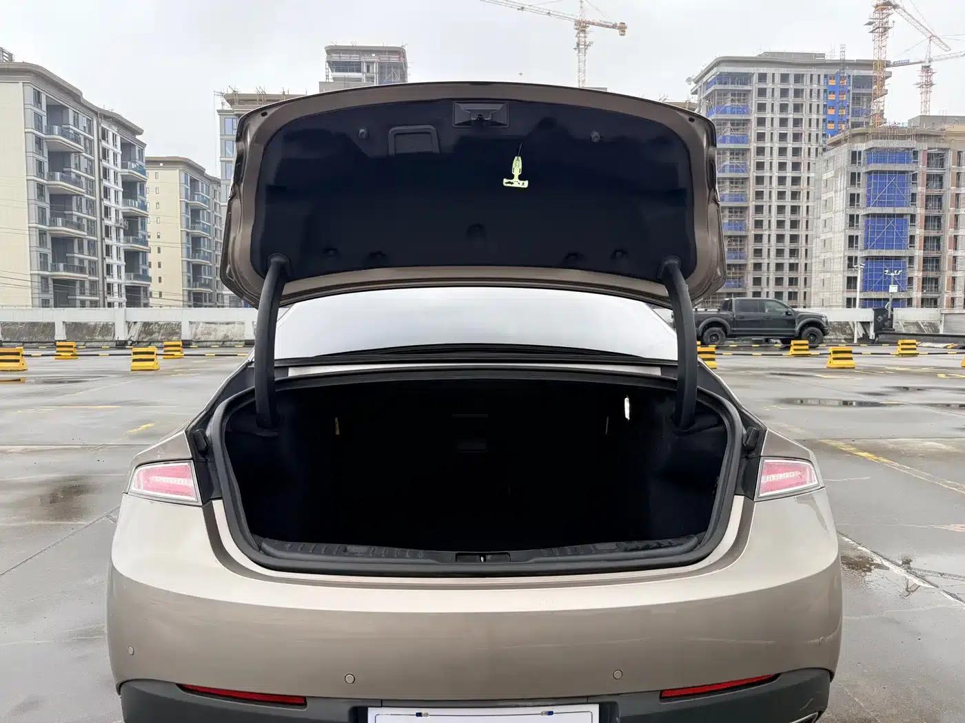 Lincoln MKZ 2019 2.0T Premium Edition (National V Emission Standard) — миниатюра 23