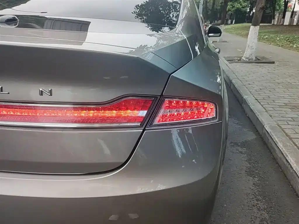 Lincoln MKZ 2018 2.0T Premium Edition — миниатюра 8