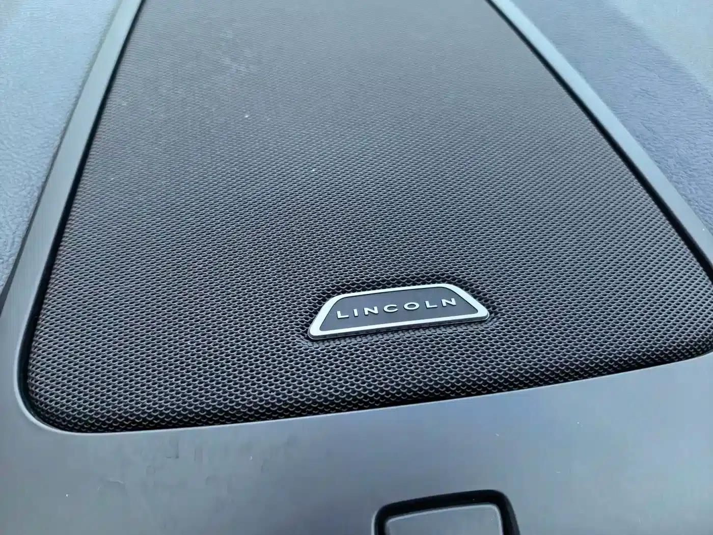 Lincoln Continental 2017 2.0T Two-Wheel Drive Premium Edition — миниатюра 14
