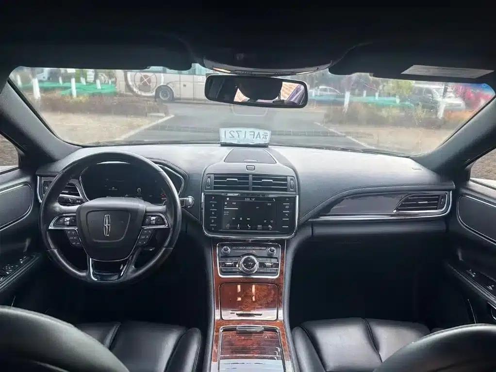 Lincoln Continental 2018 2.0T Two-Wheel Drive Premium Edition — миниатюра 5