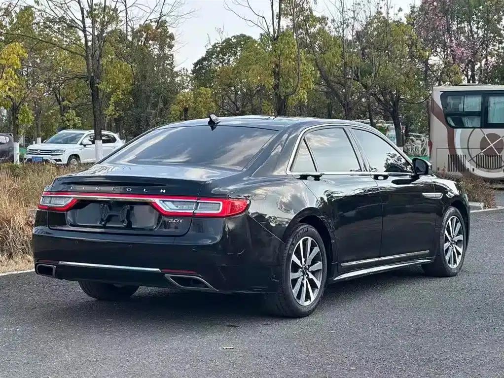Lincoln Continental 2018 2.0T Two-Wheel Drive Premium Edition — миниатюра 7