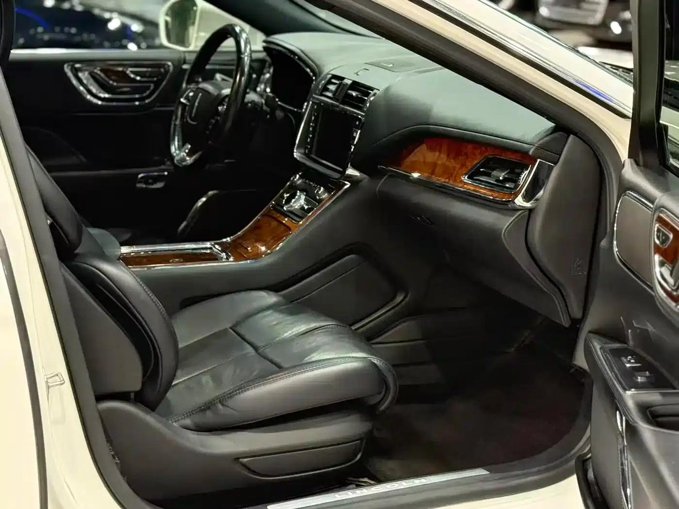 Lincoln Continental 2017 2.0T Two-Wheel Drive Premium Edition — миниатюра 11