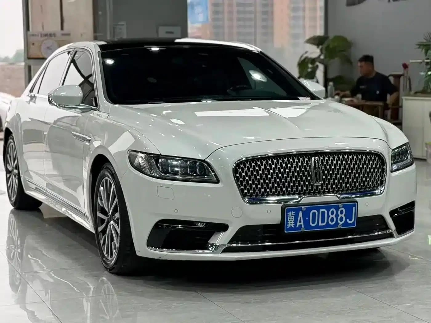 Lincoln Continental 2017 2.0T Two-Wheel Drive Premium Edition — миниатюра 3