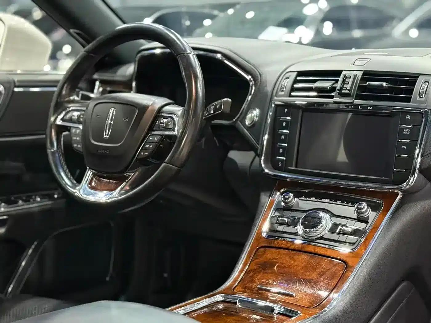 Lincoln Continental 2017 2.0T Two-Wheel Drive Premium Edition — миниатюра 8