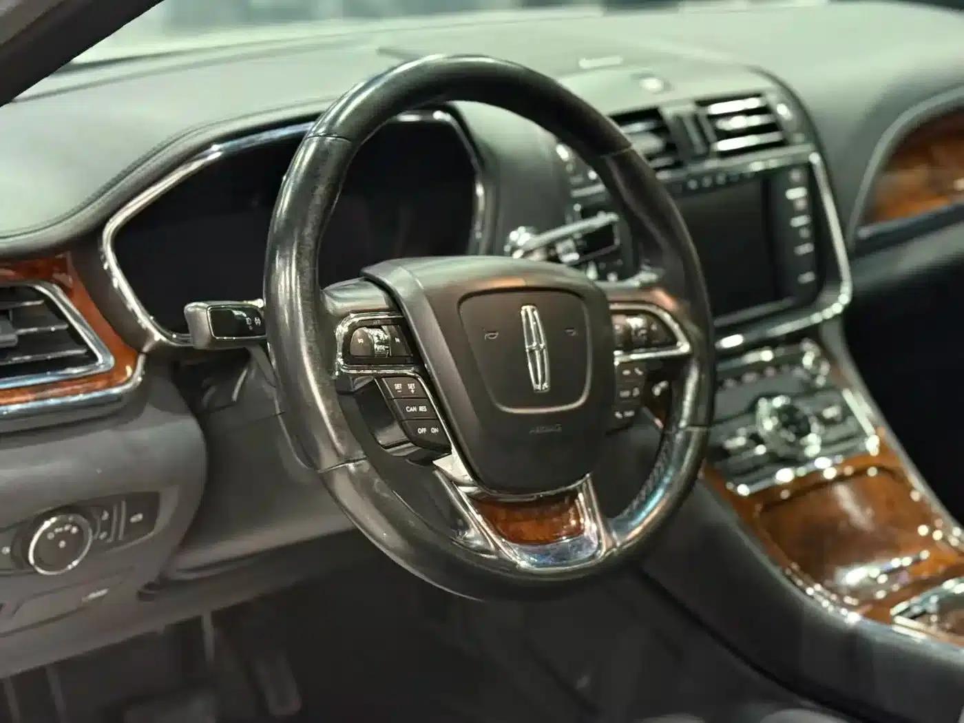Lincoln Continental 2017 2.0T Two-Wheel Drive Premium Edition — миниатюра 10