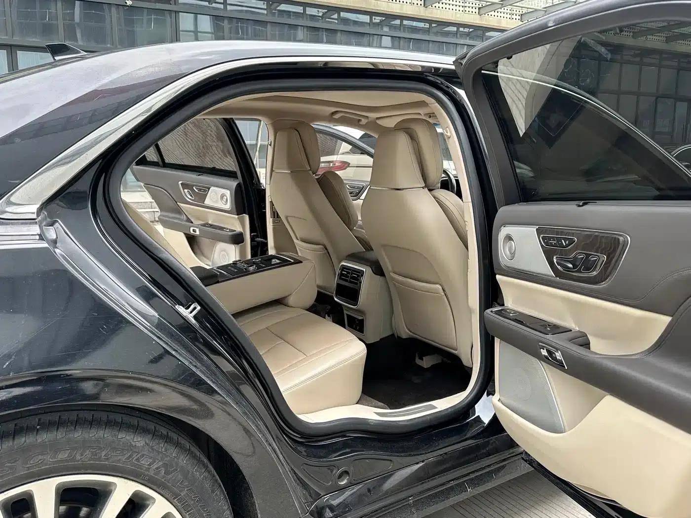 Lincoln Continental 2018 3.0T AWD Reserve — миниатюра 18
