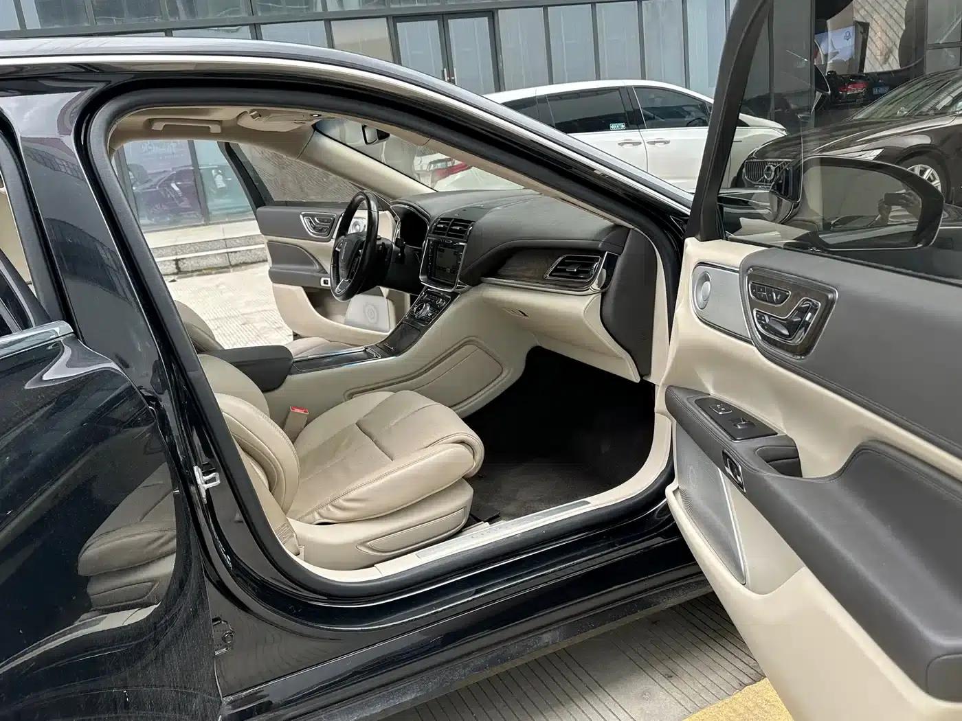 Lincoln Continental 2018 3.0T AWD Reserve — миниатюра 19
