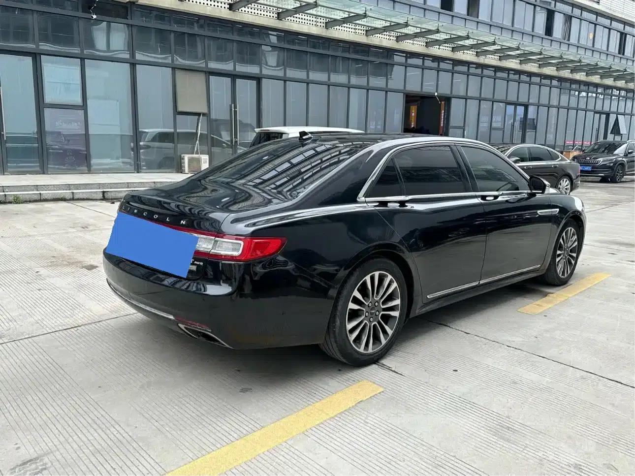 Lincoln Continental 2018 3.0T AWD Reserve — миниатюра 4