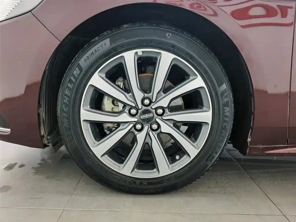 Lincoln Continental 2017 2.0T Two-Wheel Drive Premium Edition — миниатюра 17
