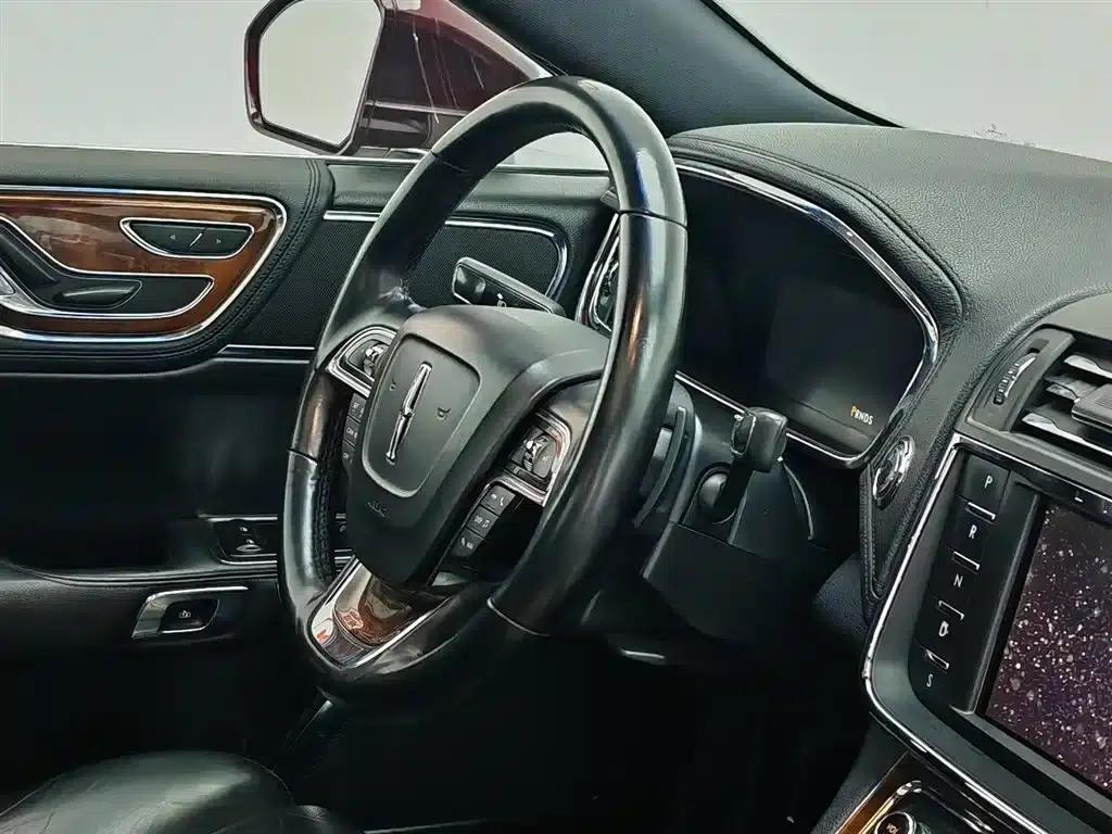 Lincoln Continental 2017 2.0T Two-Wheel Drive Premium Edition — миниатюра 22