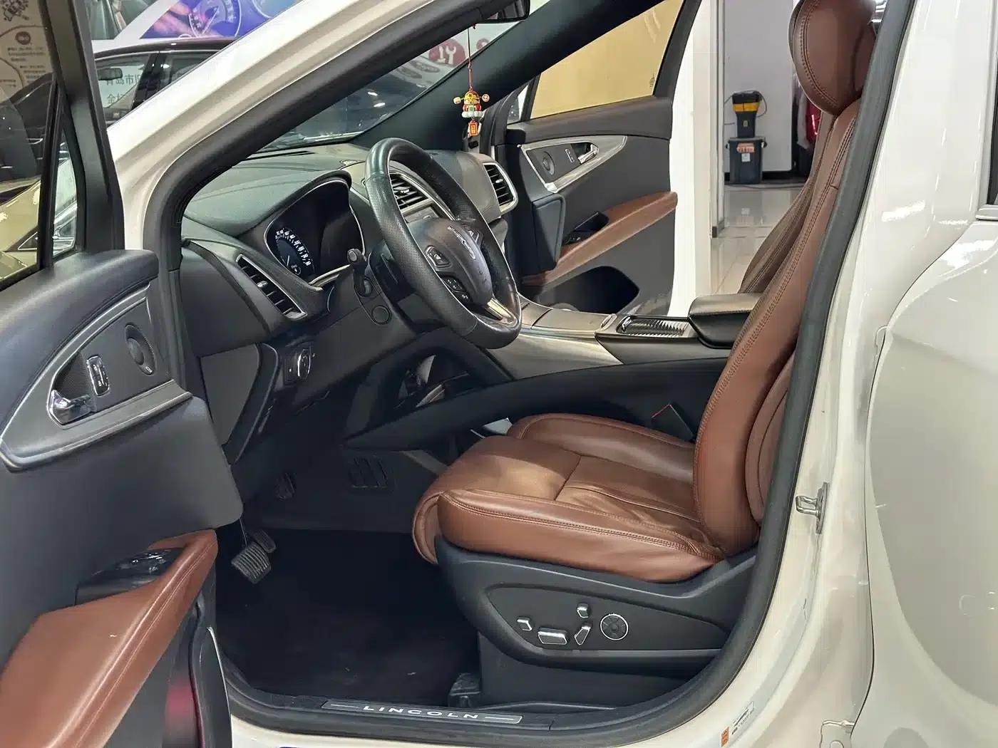 Lincoln MKX 2015 2.7T AWD Premium Edition — миниатюра 8