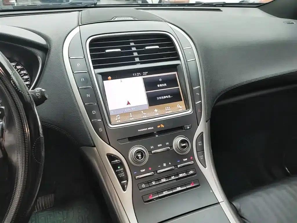Lincoln MKX 2017 2.0T Two-Wheel Drive Premium Edition — миниатюра 13