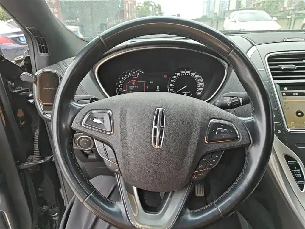 Lincoln MKX 2017 2.0T Two-Wheel Drive Premium Edition — миниатюра 11