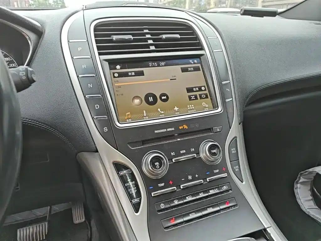 Lincoln MKX 2017 2.0T Two-Wheel Drive Premium Edition — миниатюра 13