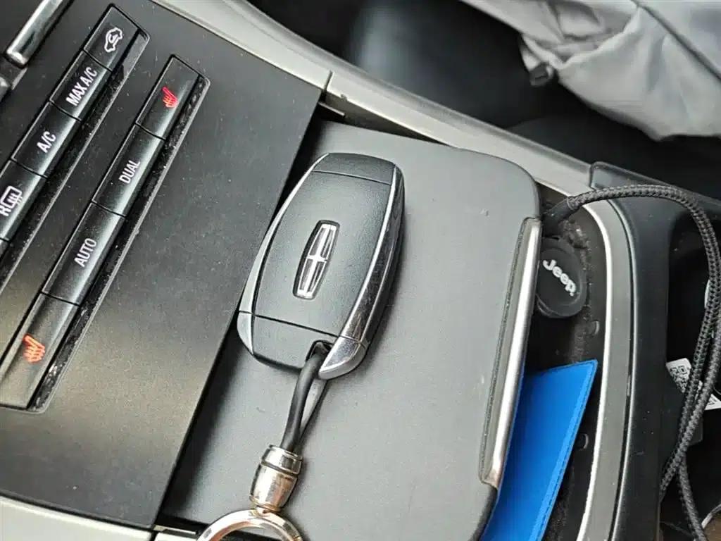 Lincoln MKX 2017 2.0T Two-Wheel Drive Premium Edition — миниатюра 9