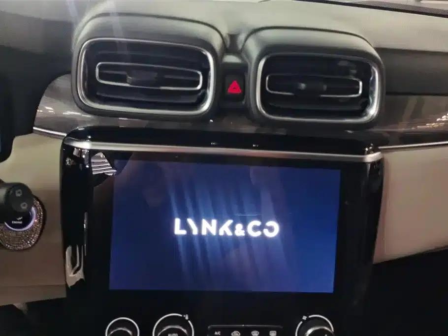 Lynk & Co 02 2019 1.5T DCT 2WD Premium Edition (China VI Emission Standard) — миниатюра 13