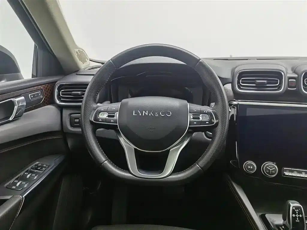 Lynk & Co 02 2019 1.5T DCT 2WD Pro Edition (China VI Emission Standard) — миниатюра 11