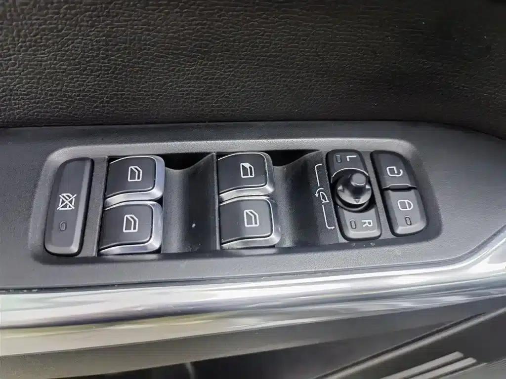 Lynk & Co 02 2019 1.5T DCT 2WD Pro Edition (China VI Emission Standard) — миниатюра 9