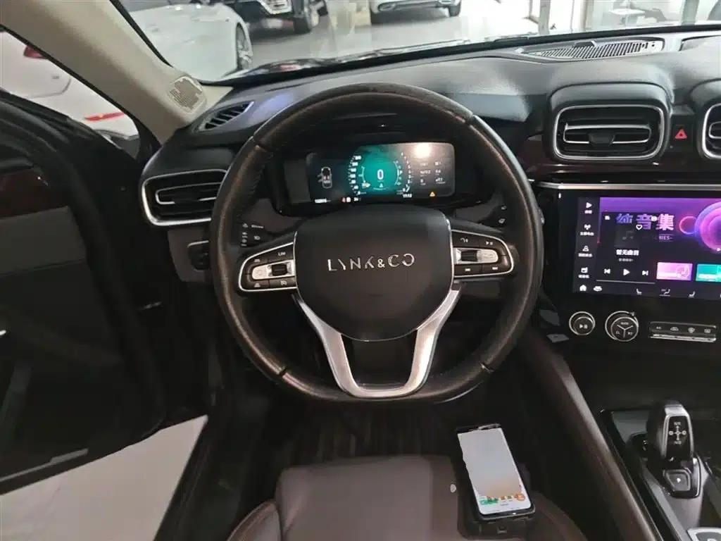 Lynk & Co 02 2020 1.5T DCT 2WD Pro Edition — миниатюра 11