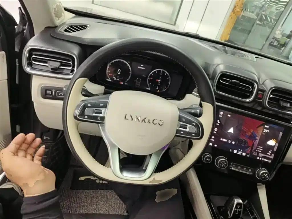 Lynk & Co 02 2018 1.5T DCT 2WD Pro Edition (National V Emission Standard) — миниатюра 11