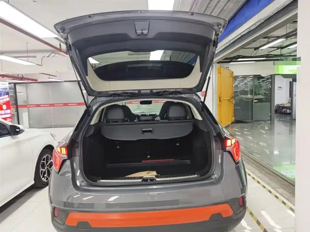 Lynk & Co 02 2018 1.5T DCT 2WD Pro Edition (National V Emission Standard) — миниатюра 19